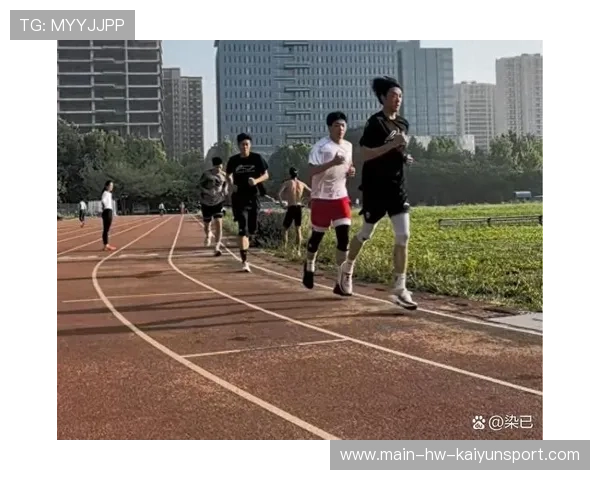 球员赛季中段体能下滑，医疗组介入调整训练，助力球员状态回升